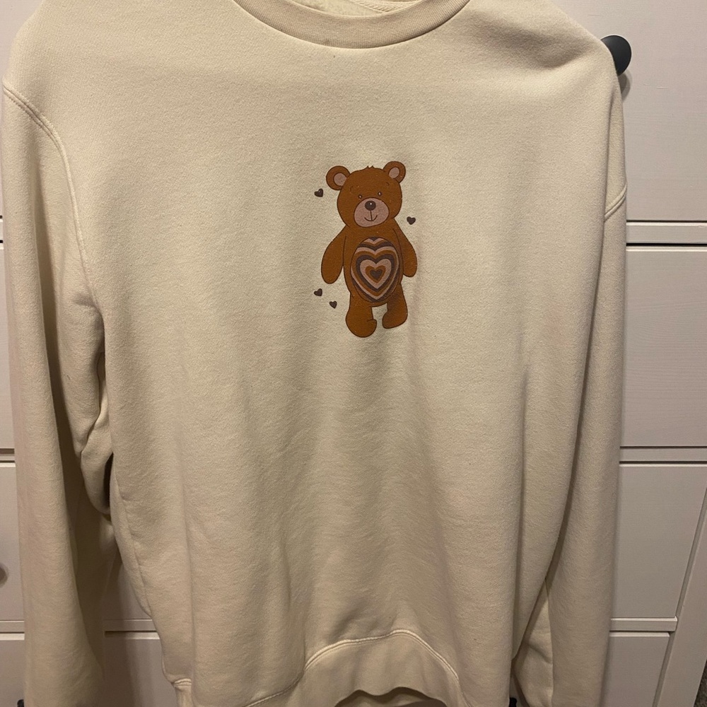 Olivelynn cream teddy bear crewneck